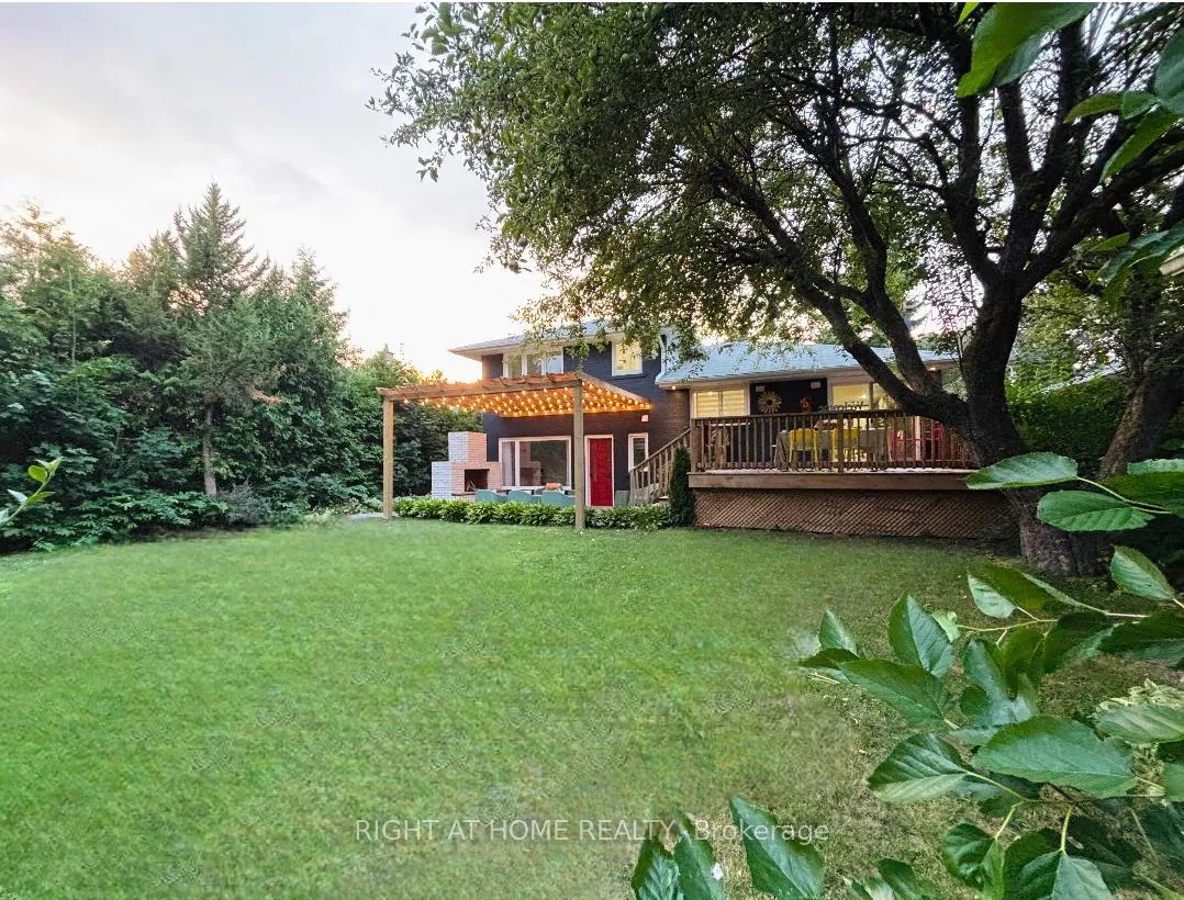 Photo 19 of 23 Drury Lane, Etobicoke, Humber Heights — HOMEH