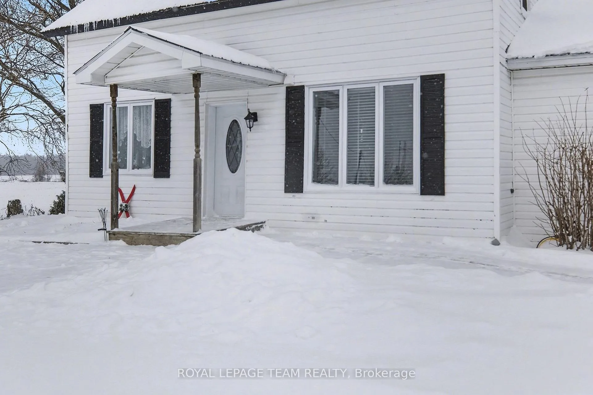 Photo 4 of 15197 Concession 1-2 Road, North Stormont, North Stormont (Finch) Twp — HOMEH