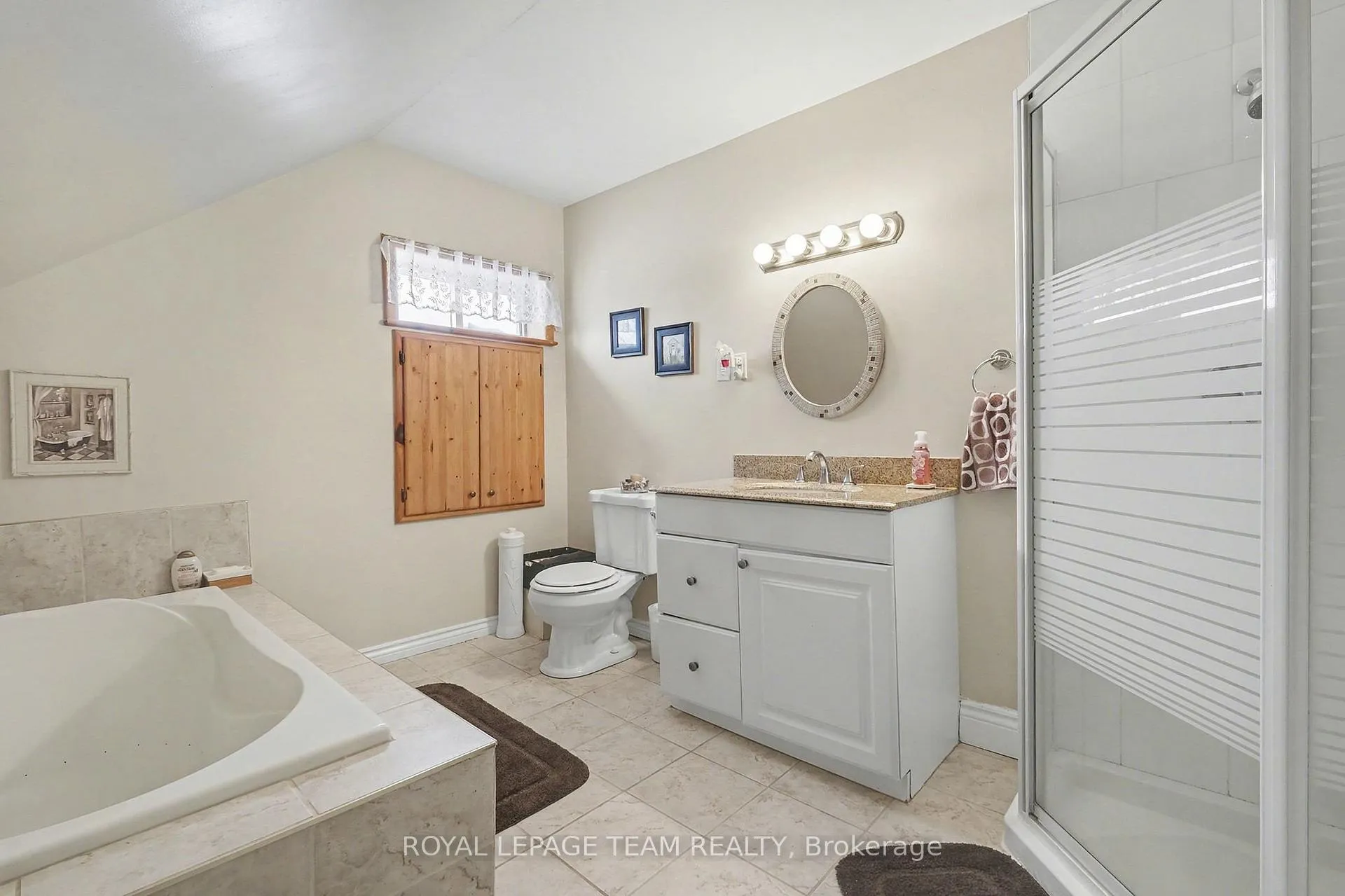 Photo 26 of 15197 Concession 1-2 Road, North Stormont, North Stormont (Finch) Twp — HOMEH