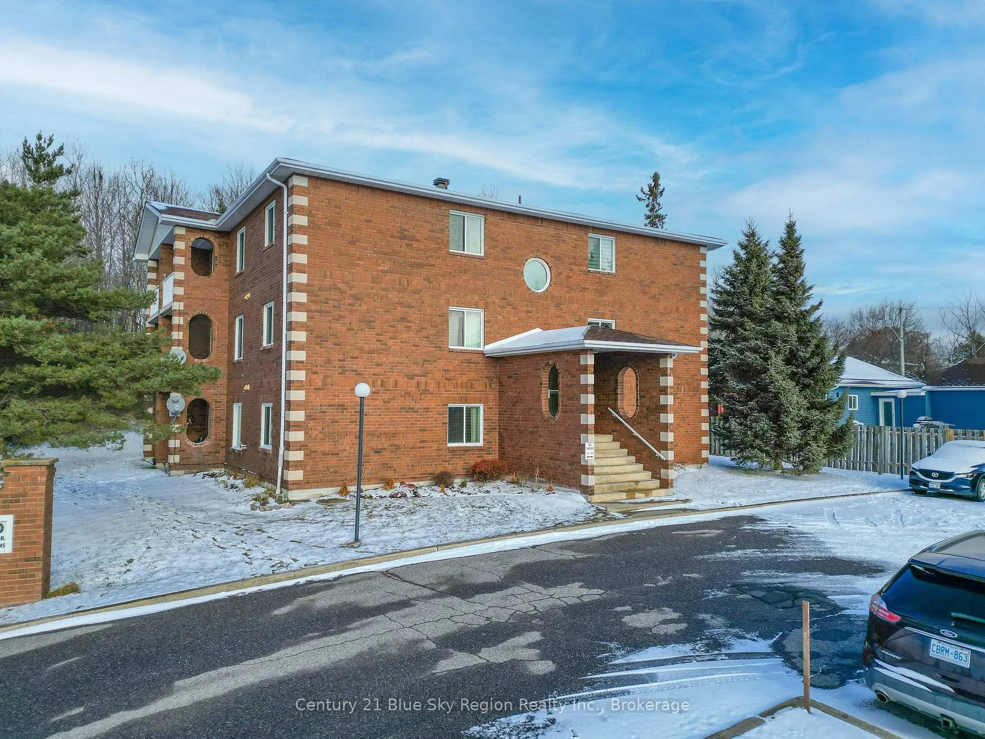 Front of Unit 6, 570 Graham Drive