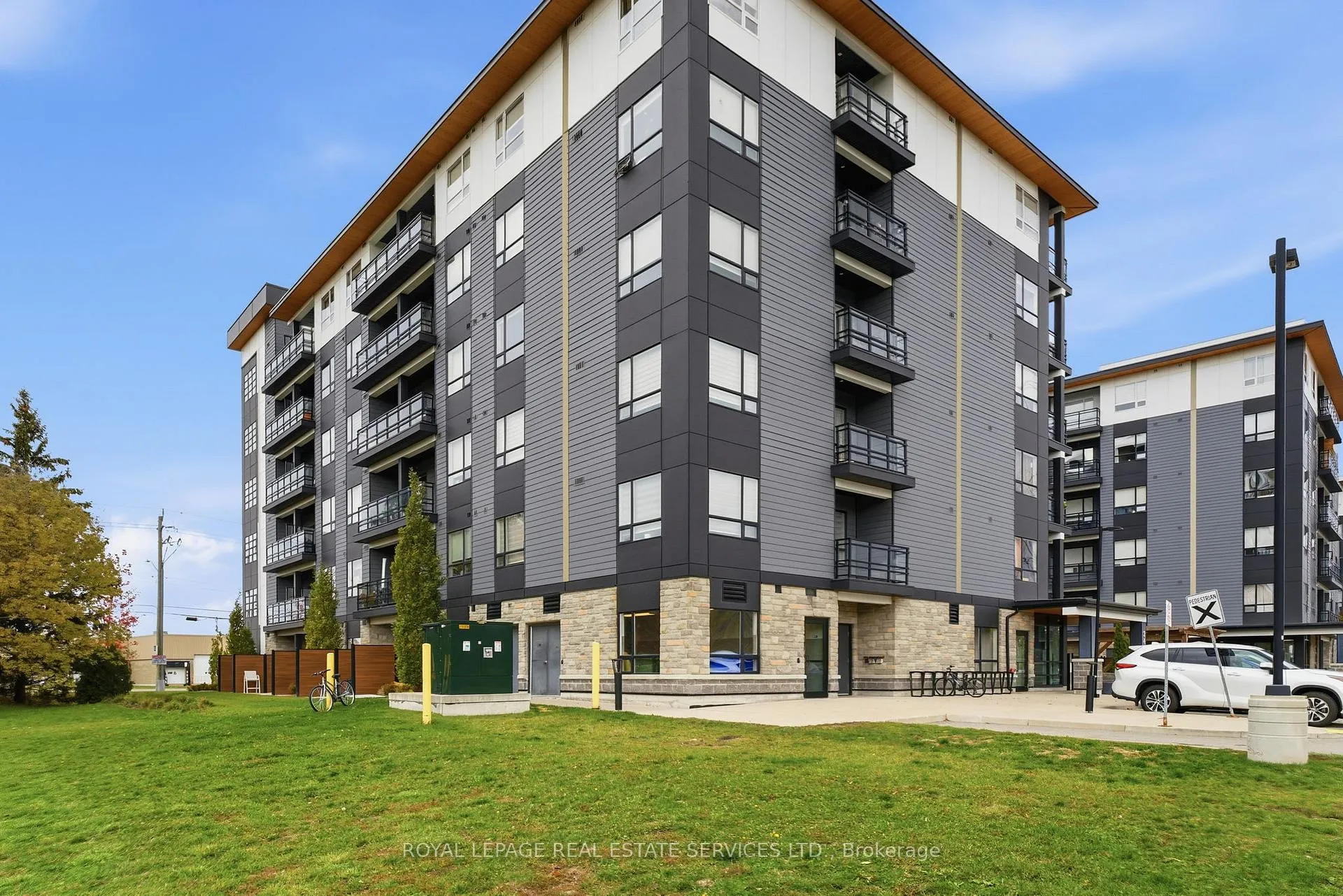 Photo 4 of Unit 308, 243 Northfield Drive E, Waterloo, Colonial Acres — HOMEH