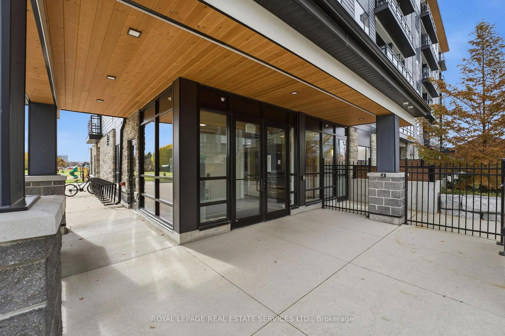 Photo 5 of Unit 308, 243 Northfield Drive E, Waterloo, Colonial Acres — HOMEH