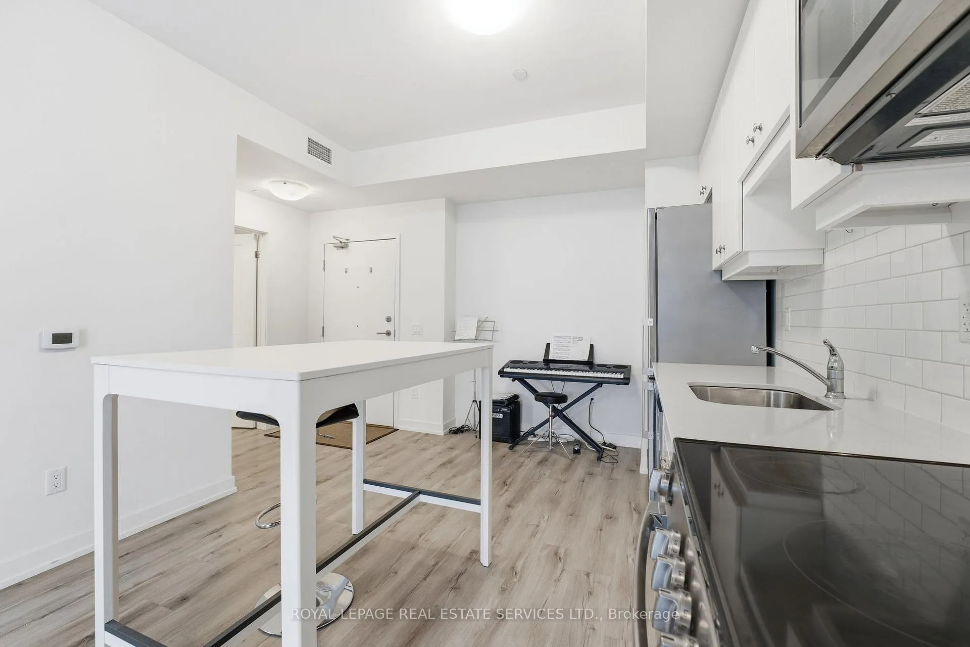 Photo 12 of Unit 308, 243 Northfield Drive E, Waterloo, Colonial Acres — HOMEH