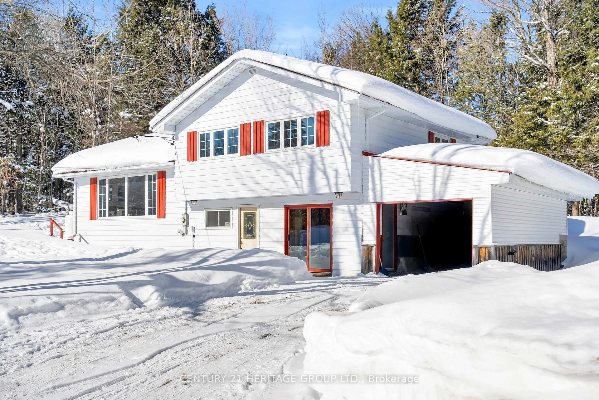 Photo 9 of 1715 Highway 118 E, Bracebridge, Draper — HOMEH