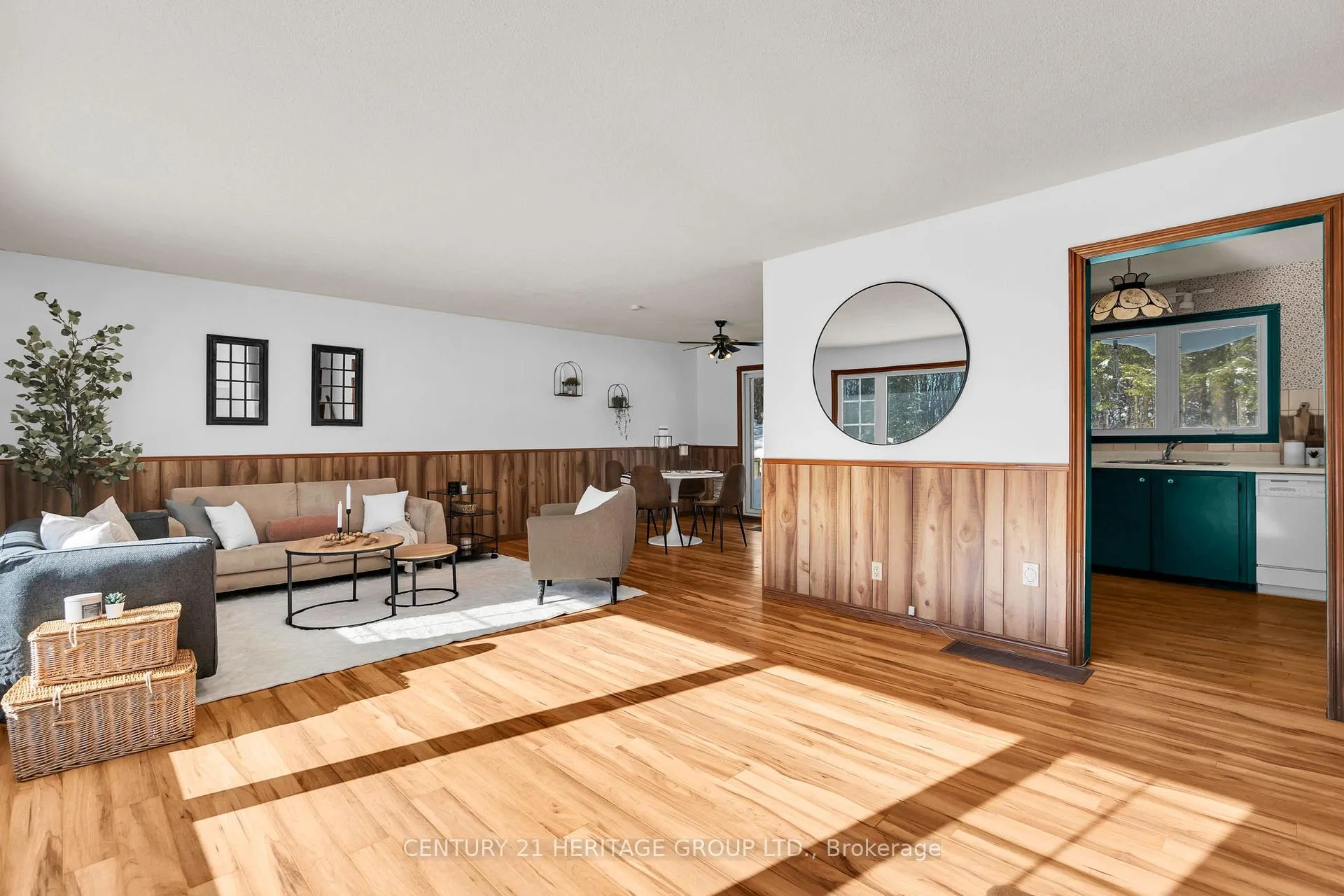 Photo 13 of 1715 Highway 118 E, Bracebridge, Draper — HOMEH