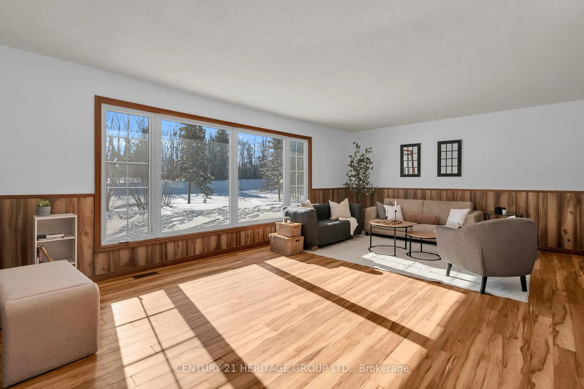 Photo 14 of 1715 Highway 118 E, Bracebridge, Draper — HOMEH