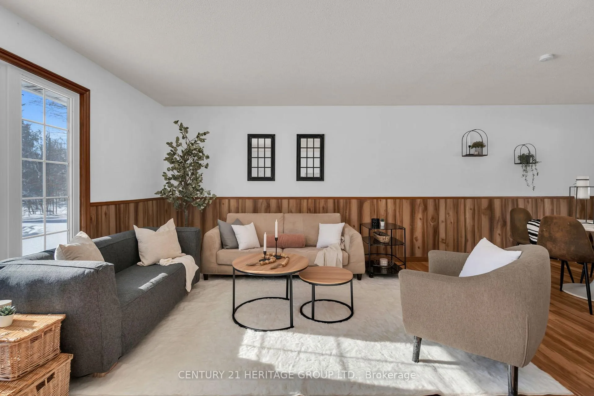 Photo 15 of 1715 Highway 118 E, Bracebridge, Draper — HOMEH