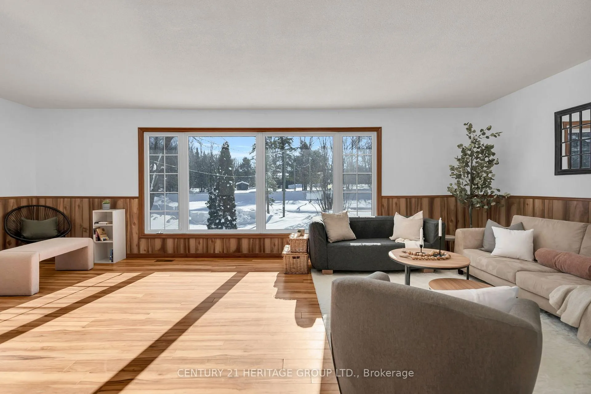Photo 19 of 1715 Highway 118 E, Bracebridge, Draper — HOMEH