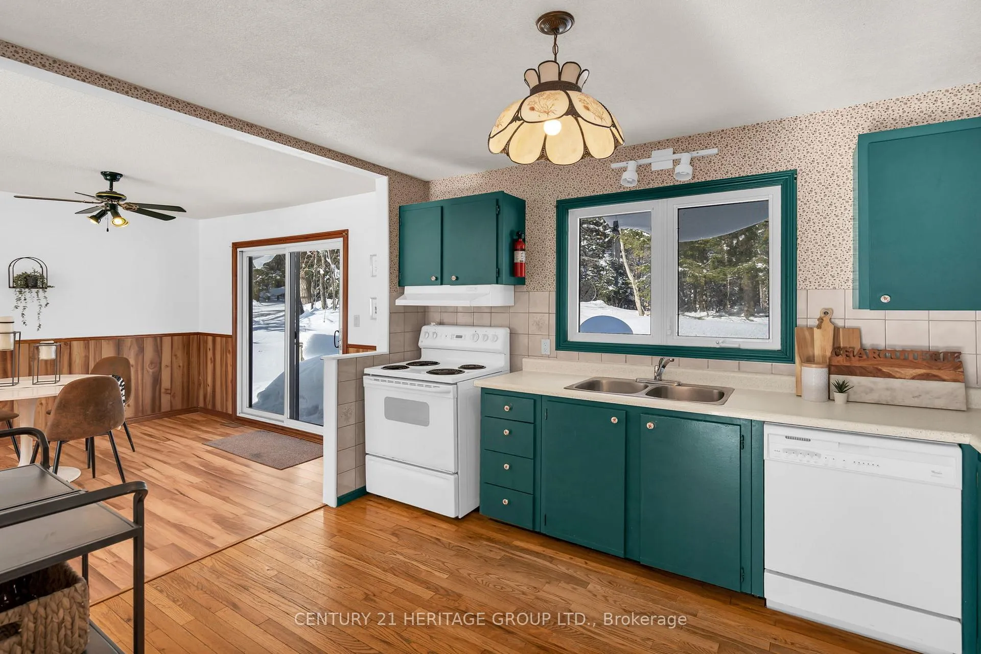 Photo 28 of 1715 Highway 118 E, Bracebridge, Draper — HOMEH