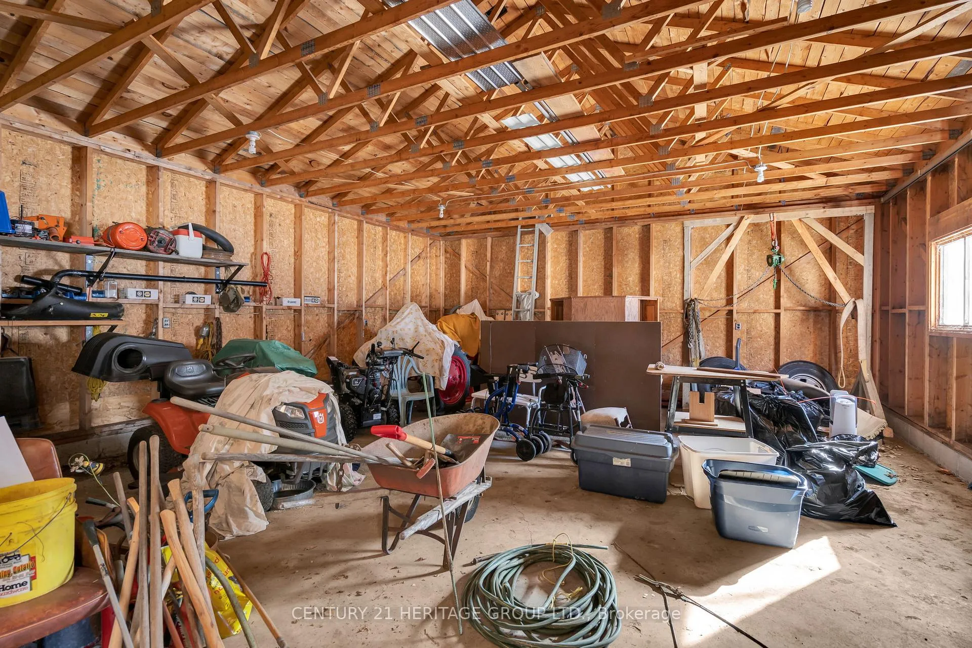 Photo 45 of 1715 Highway 118 E, Bracebridge, Draper — HOMEH