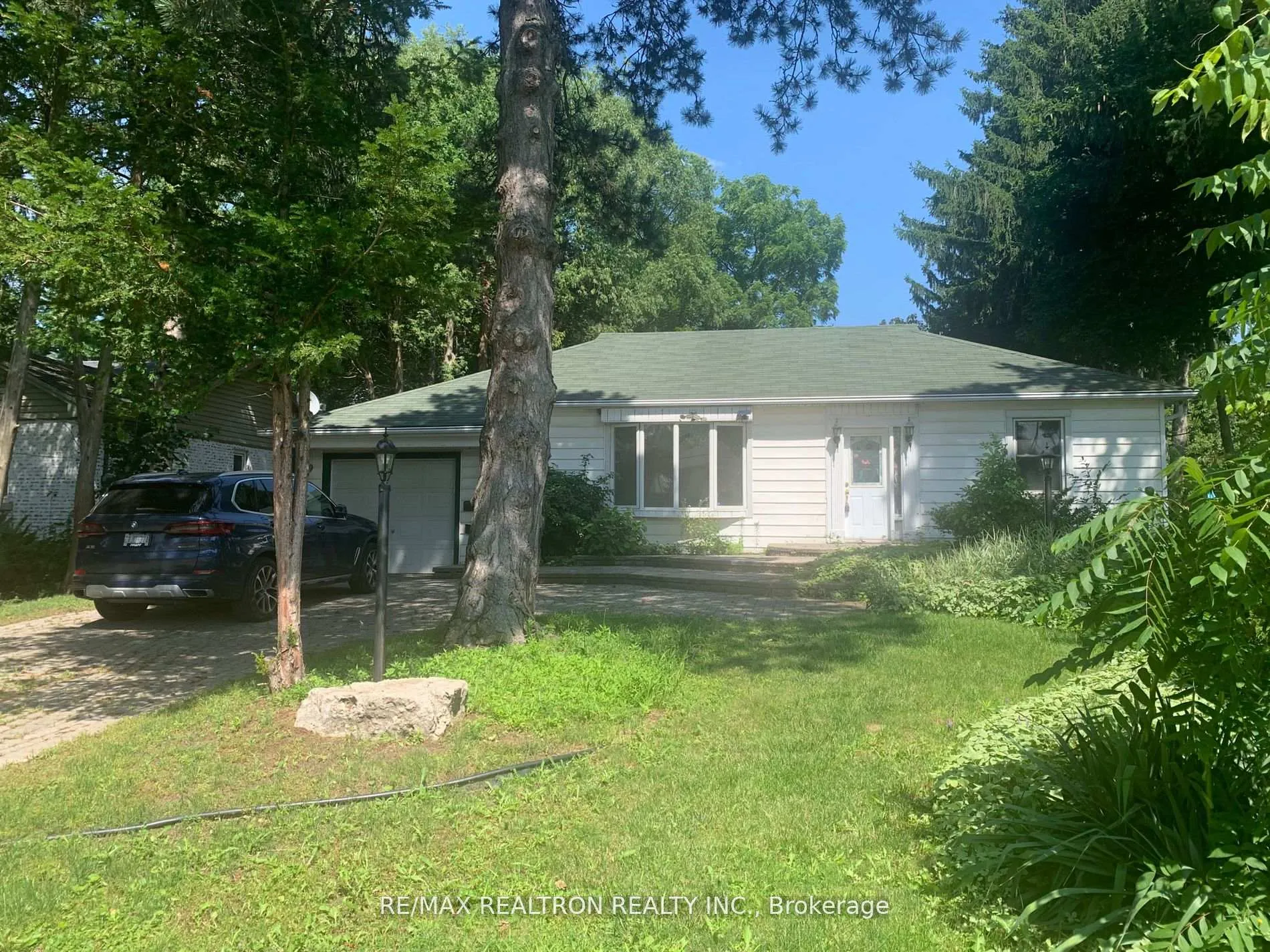Photo 2 of 167 Lloyminn Avenue E, Hamilton, Ancaster — HOMEH