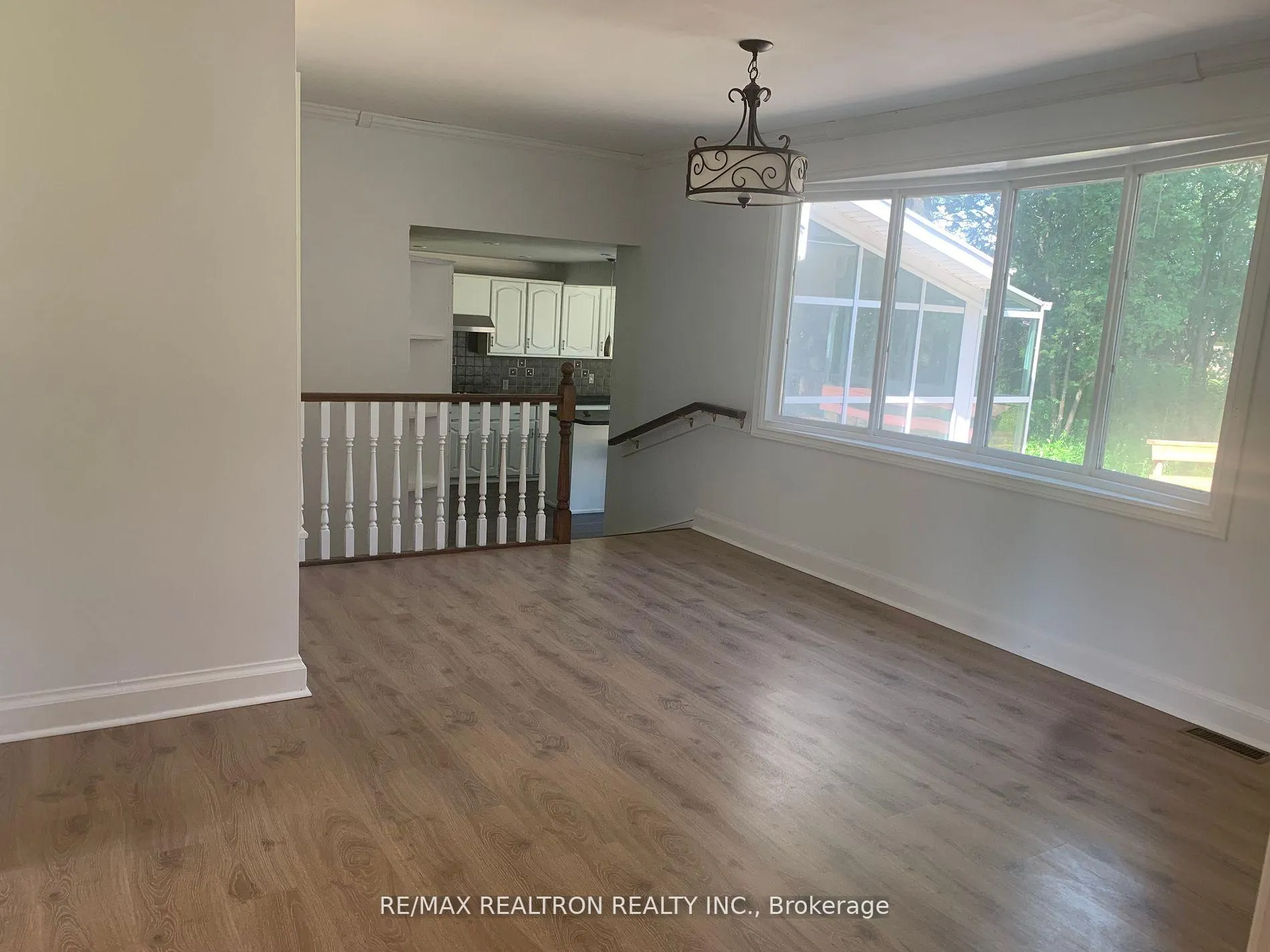 Photo 5 of 167 Lloyminn Avenue E, Hamilton, Ancaster — HOMEH
