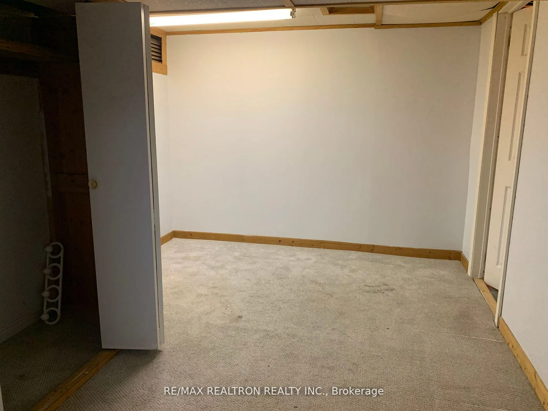 Photo 18 of 167 Lloyminn Avenue E, Hamilton, Ancaster — HOMEH