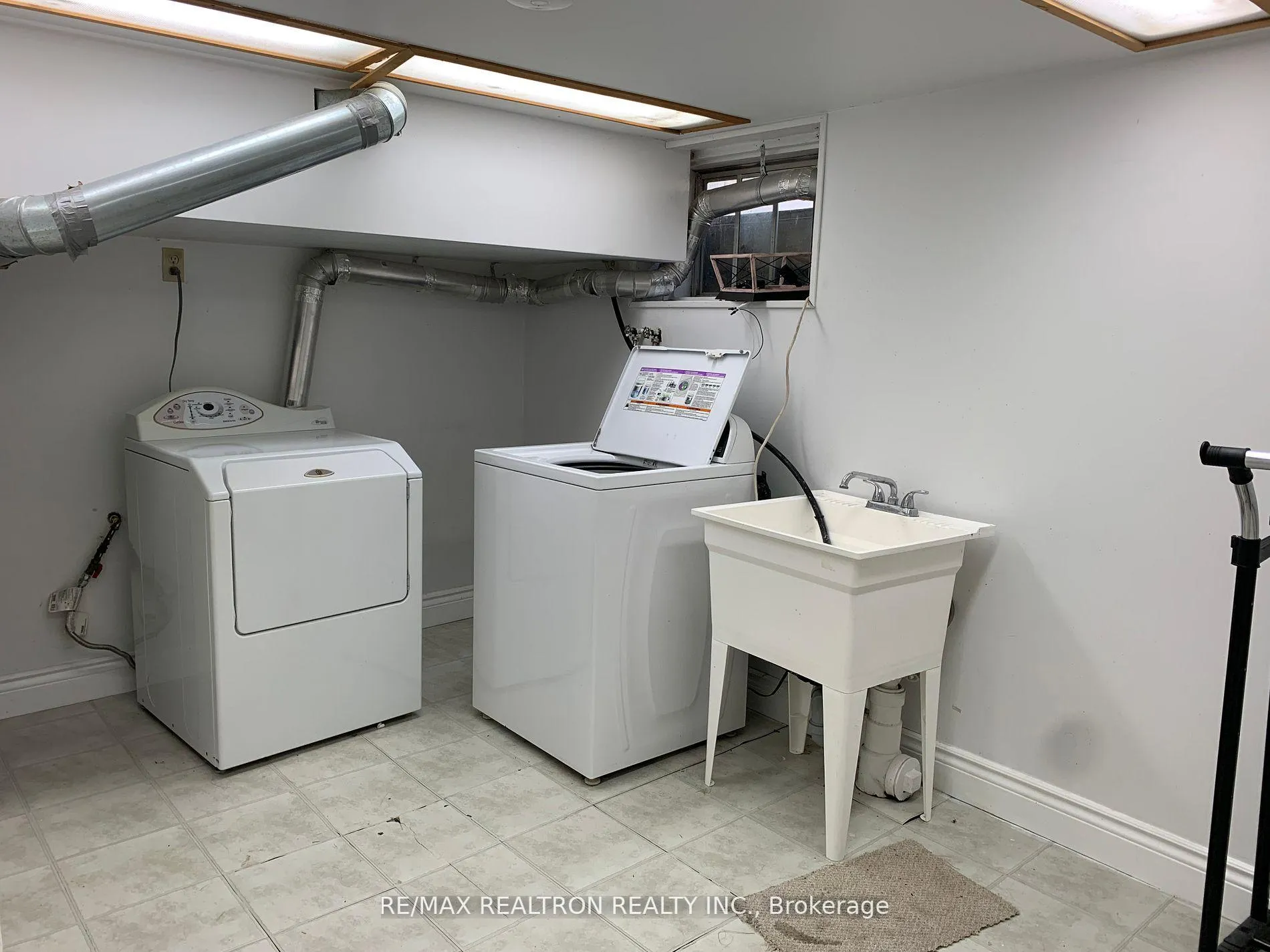 Photo 20 of 167 Lloyminn Avenue E, Hamilton, Ancaster — HOMEH