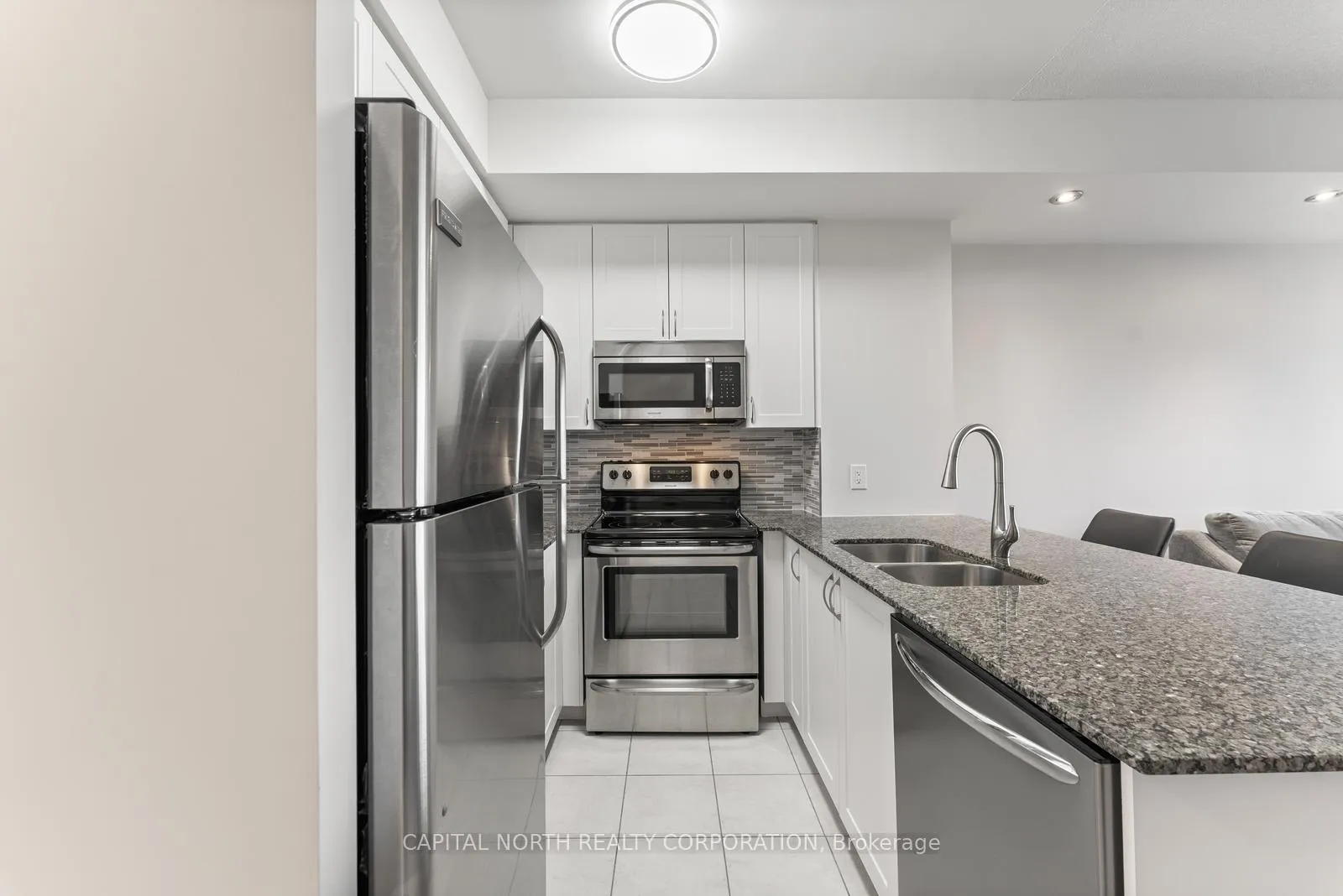 Photo 10 of Unit 606, 4700 Highway 7, Vaughan, East Woodbridge — HOMEH