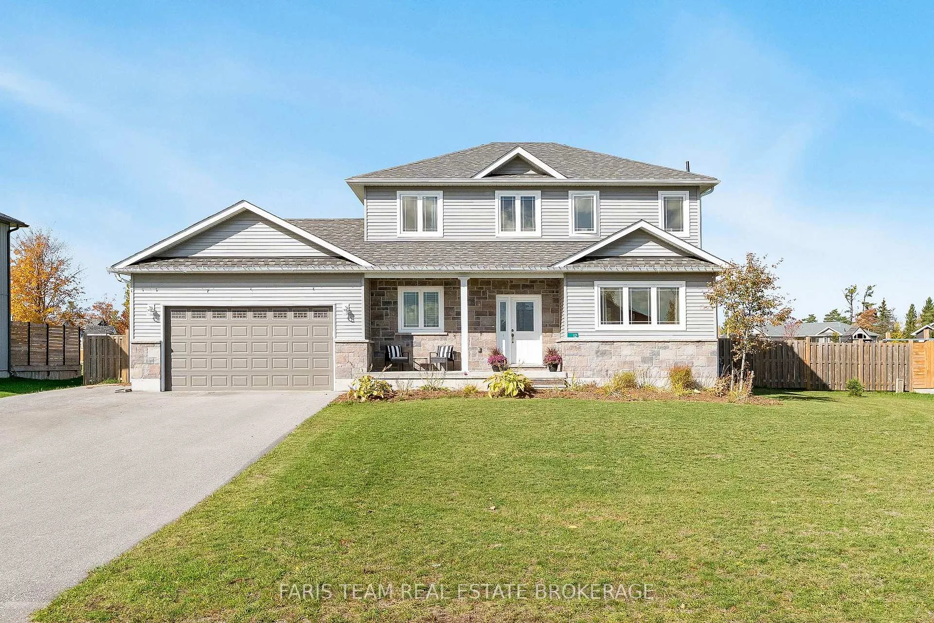Photo 2 of 12 Grace Crescent, Oro-Medonte, Warminister — HOMEH