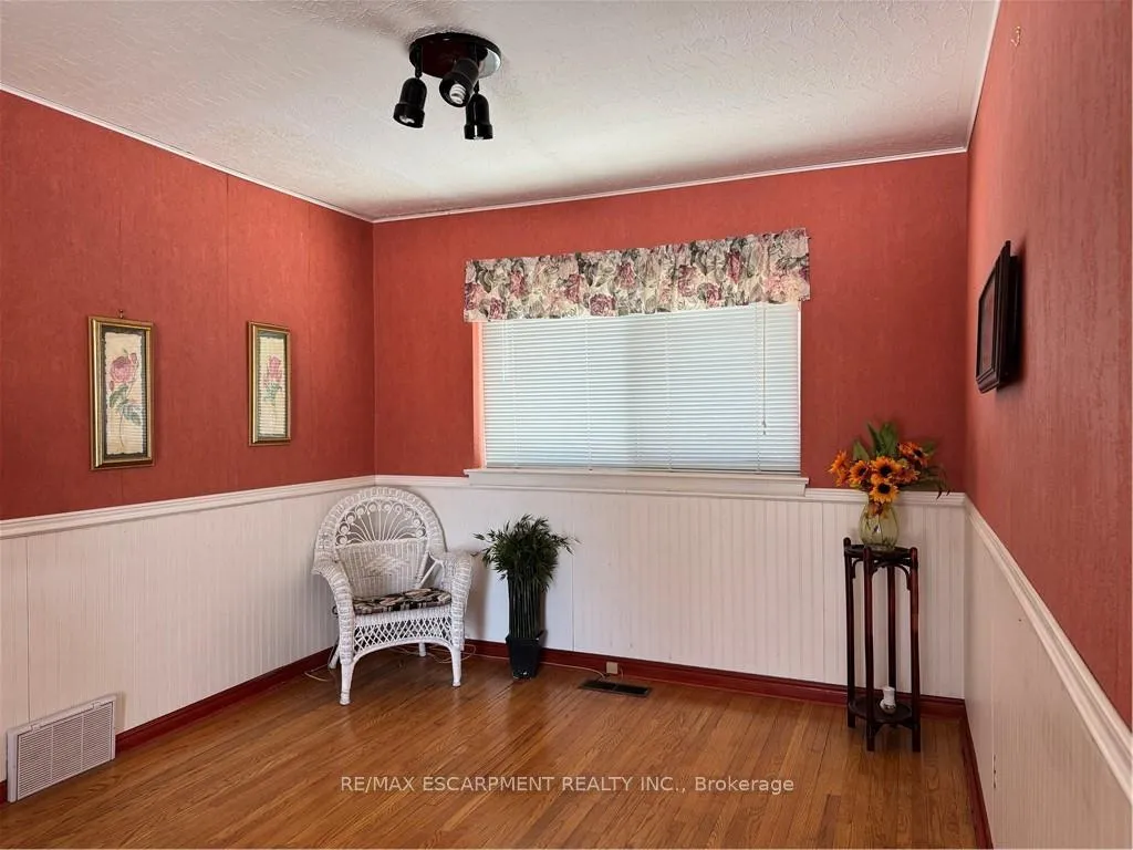 Photo 6 of 176 Laurier Avenue, Hamilton, Buchanan — HOMEH