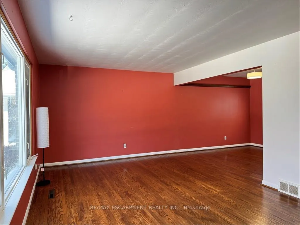 Photo 7 of 176 Laurier Avenue, Hamilton, Buchanan — HOMEH