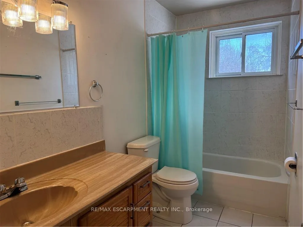 Photo 12 of 176 Laurier Avenue, Hamilton, Buchanan — HOMEH