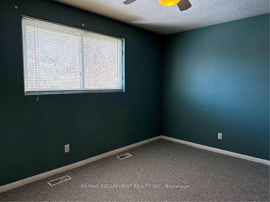 Photo 13 of 176 Laurier Avenue, Hamilton, Buchanan — HOMEH
