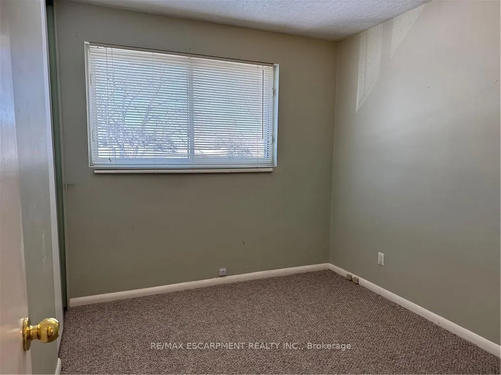 Photo 14 of 176 Laurier Avenue, Hamilton, Buchanan — HOMEH