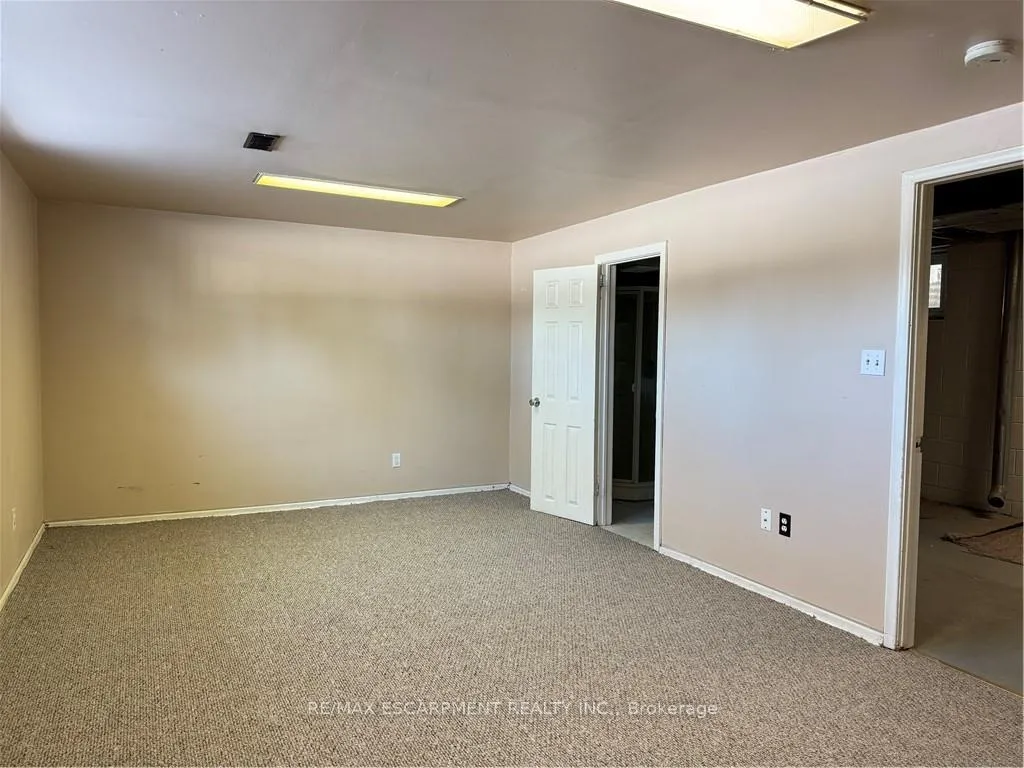 Photo 16 of 176 Laurier Avenue, Hamilton, Buchanan — HOMEH