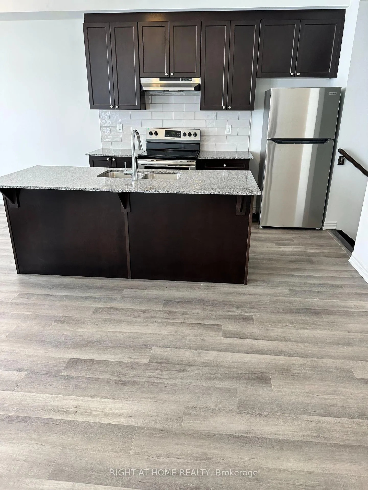 Photo 4 of 56 Forestwalk Street, Kitchener — HOMEH
