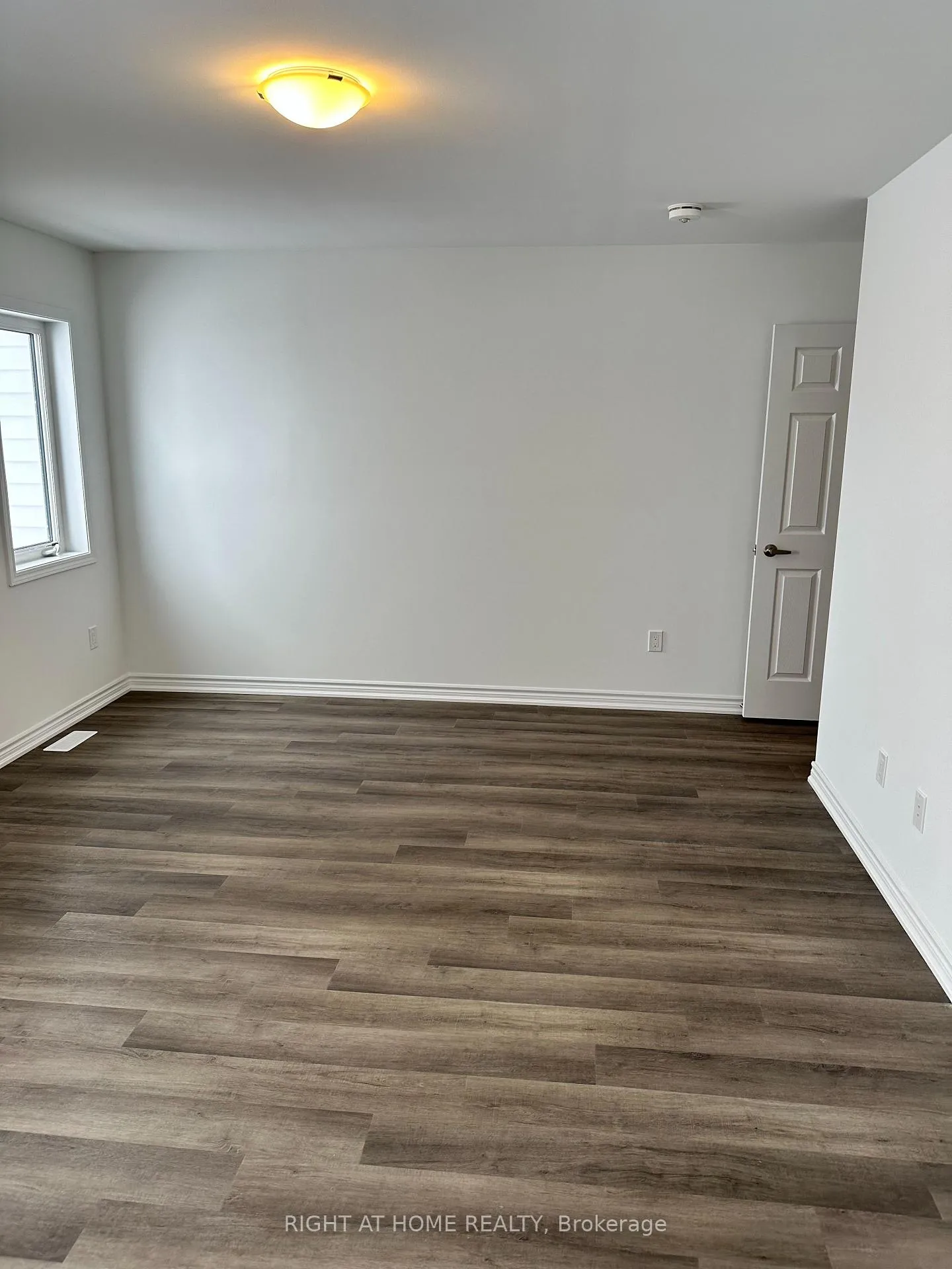 Photo 12 of 56 Forestwalk Street, Kitchener — HOMEH