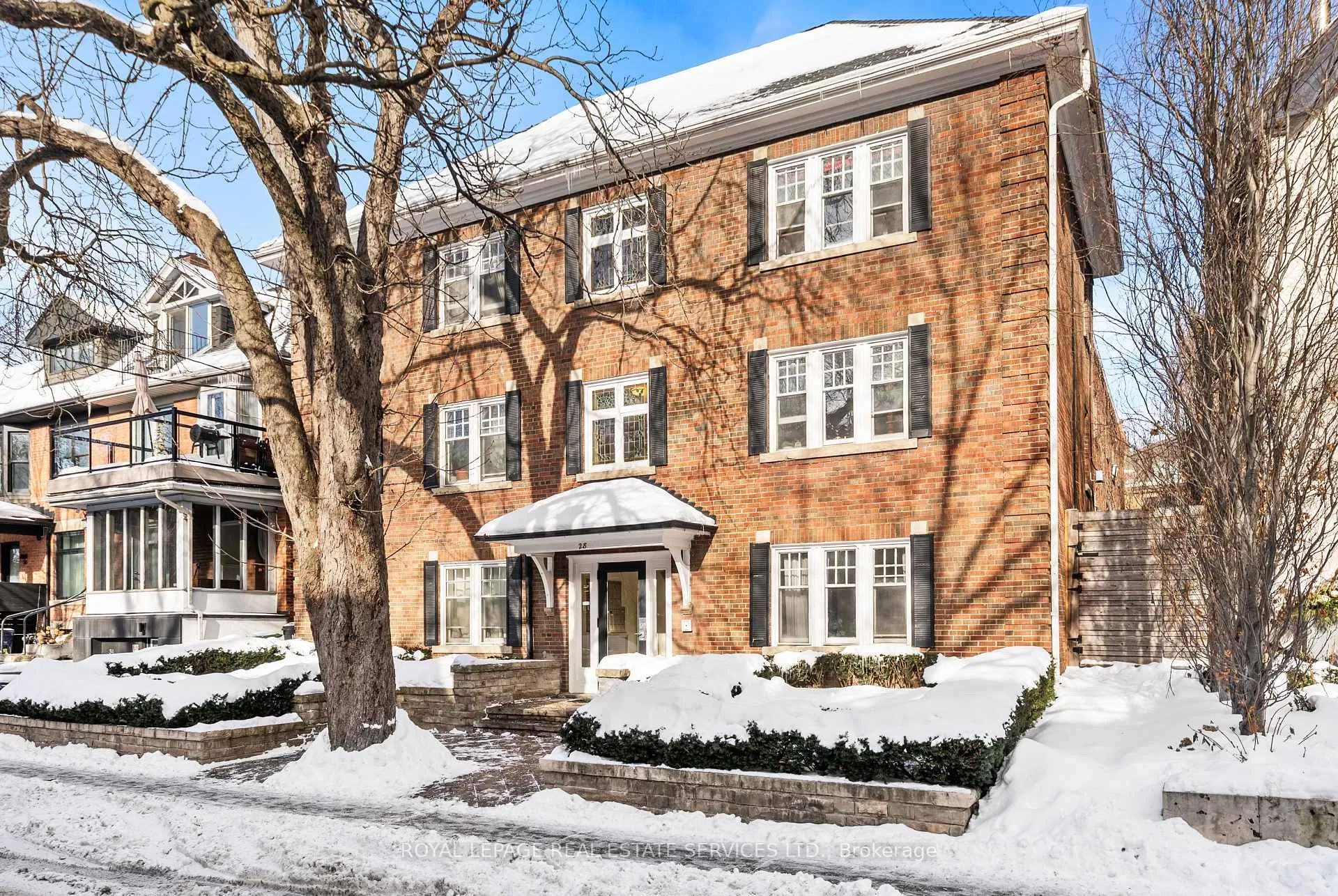 Photo 10 of 28 Macpherson Avenue, Toronto, The Annex — HOMEH