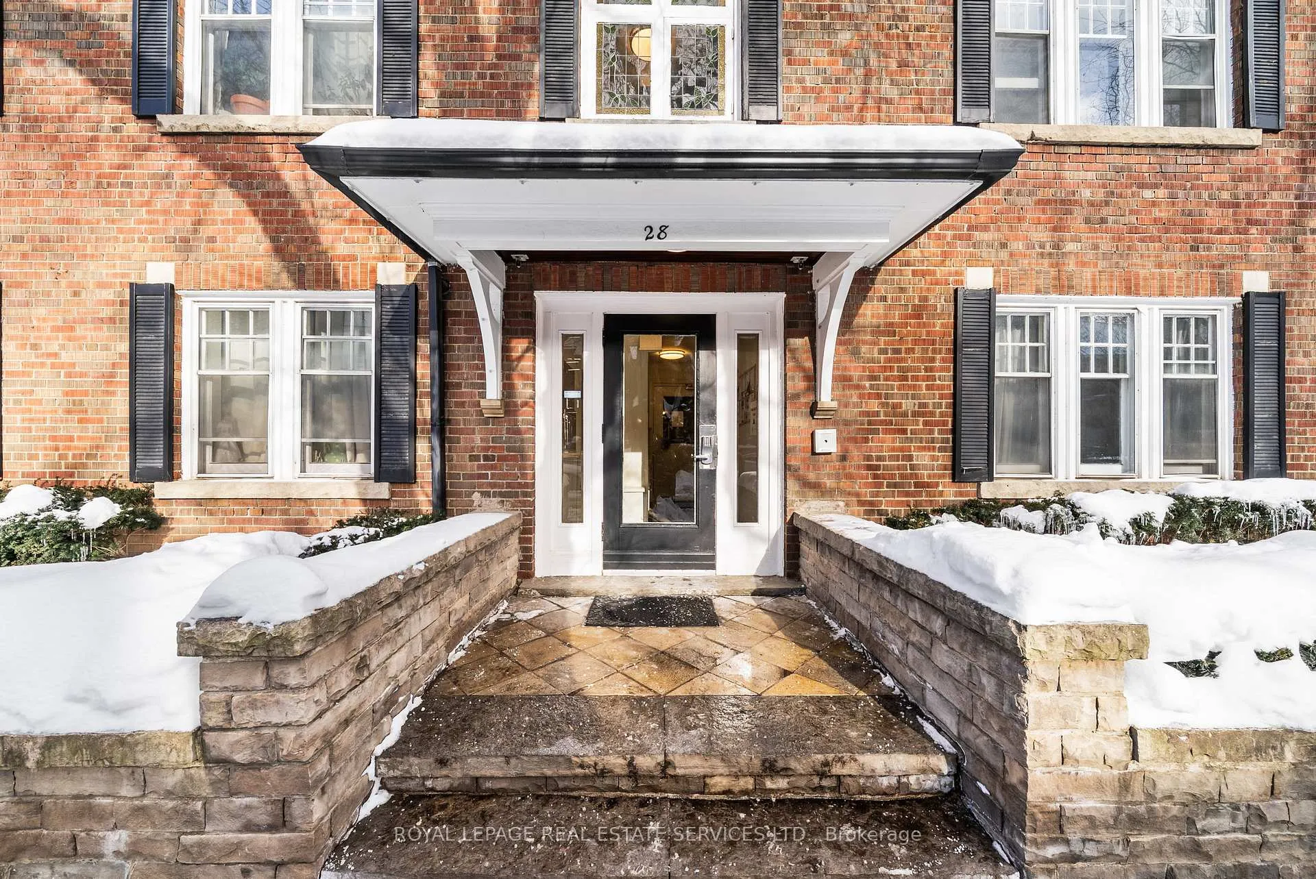 Photo 12 of 28 Macpherson Avenue, Toronto, The Annex — HOMEH