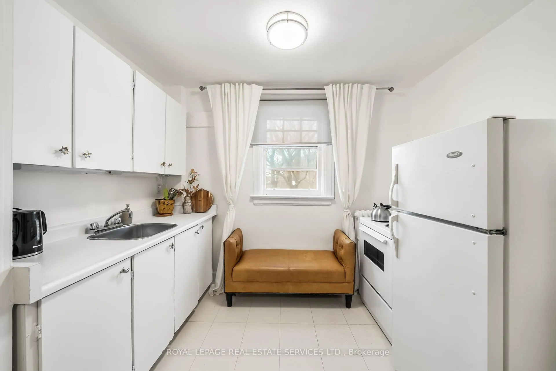 Photo 7 of 28 Macpherson Avenue, Toronto, The Annex — HOMEH