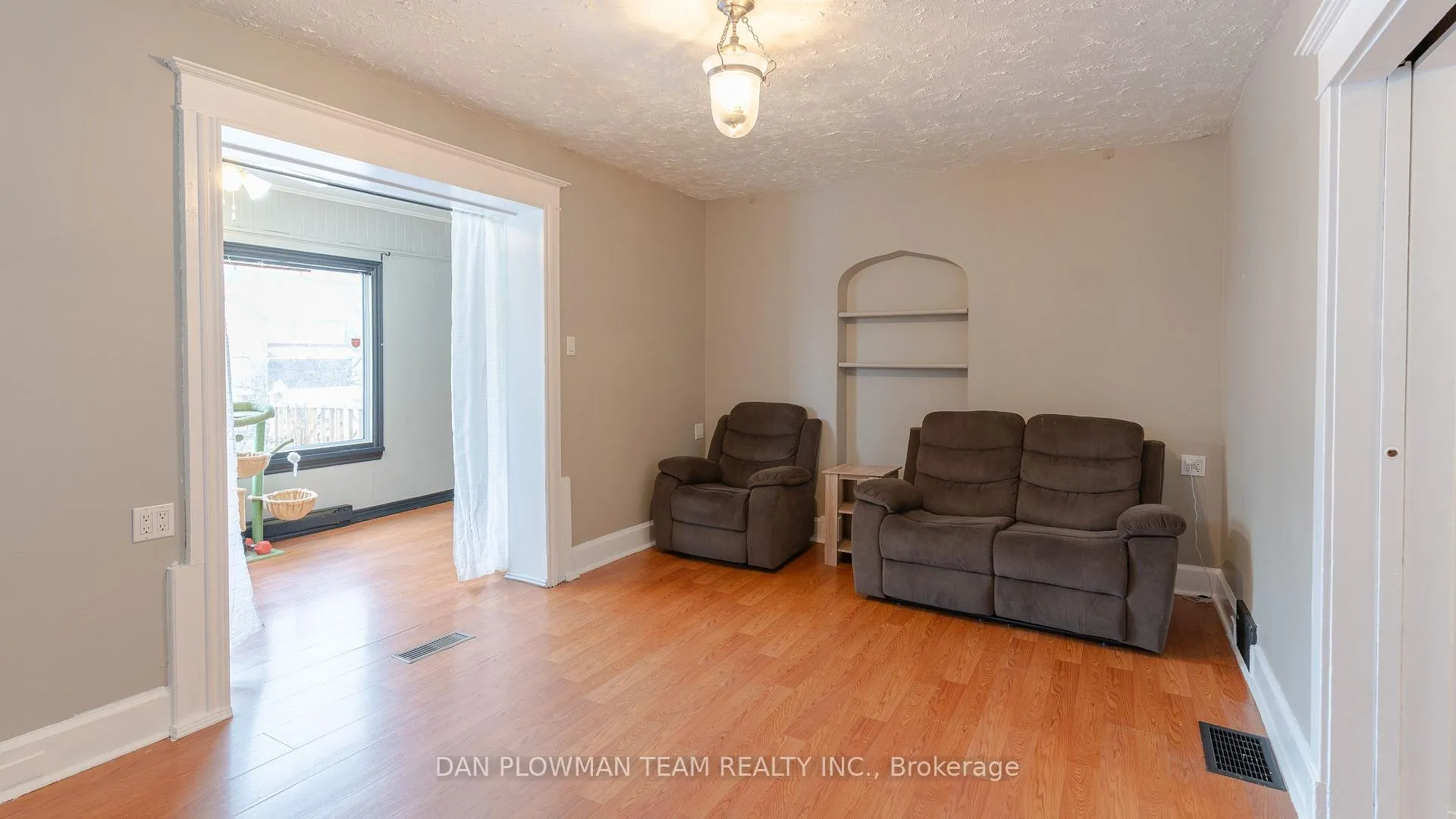 Photo 5 of 62 Park Road S, Oshawa, Vanier — HOMEH