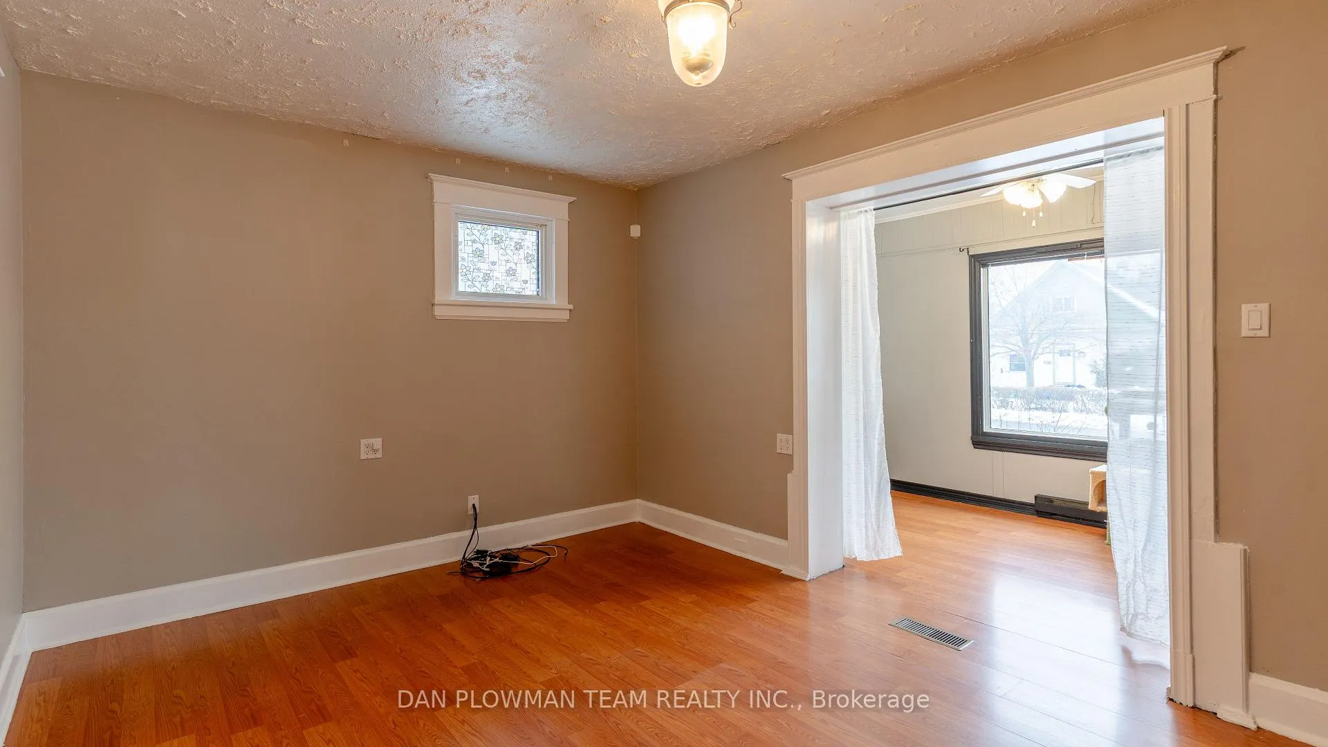 Photo 6 of 62 Park Road S, Oshawa, Vanier — HOMEH