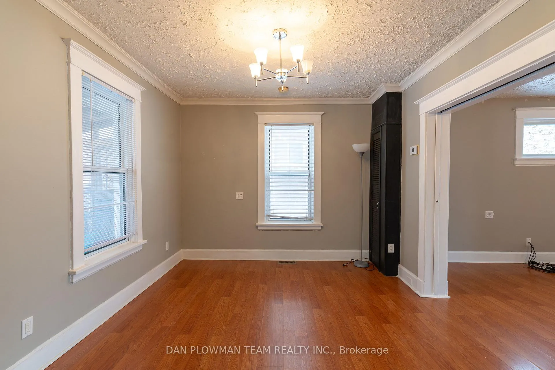 Photo 12 of 62 Park Road S, Oshawa, Vanier — HOMEH