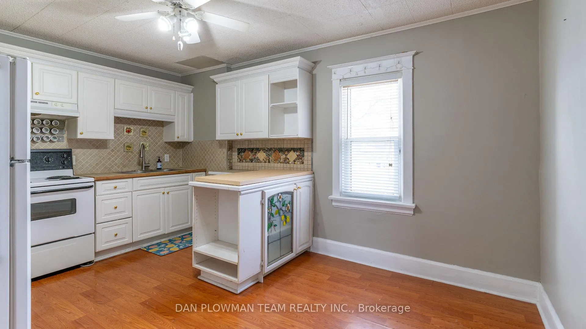 Photo 24 of 62 Park Road S, Oshawa, Vanier — HOMEH
