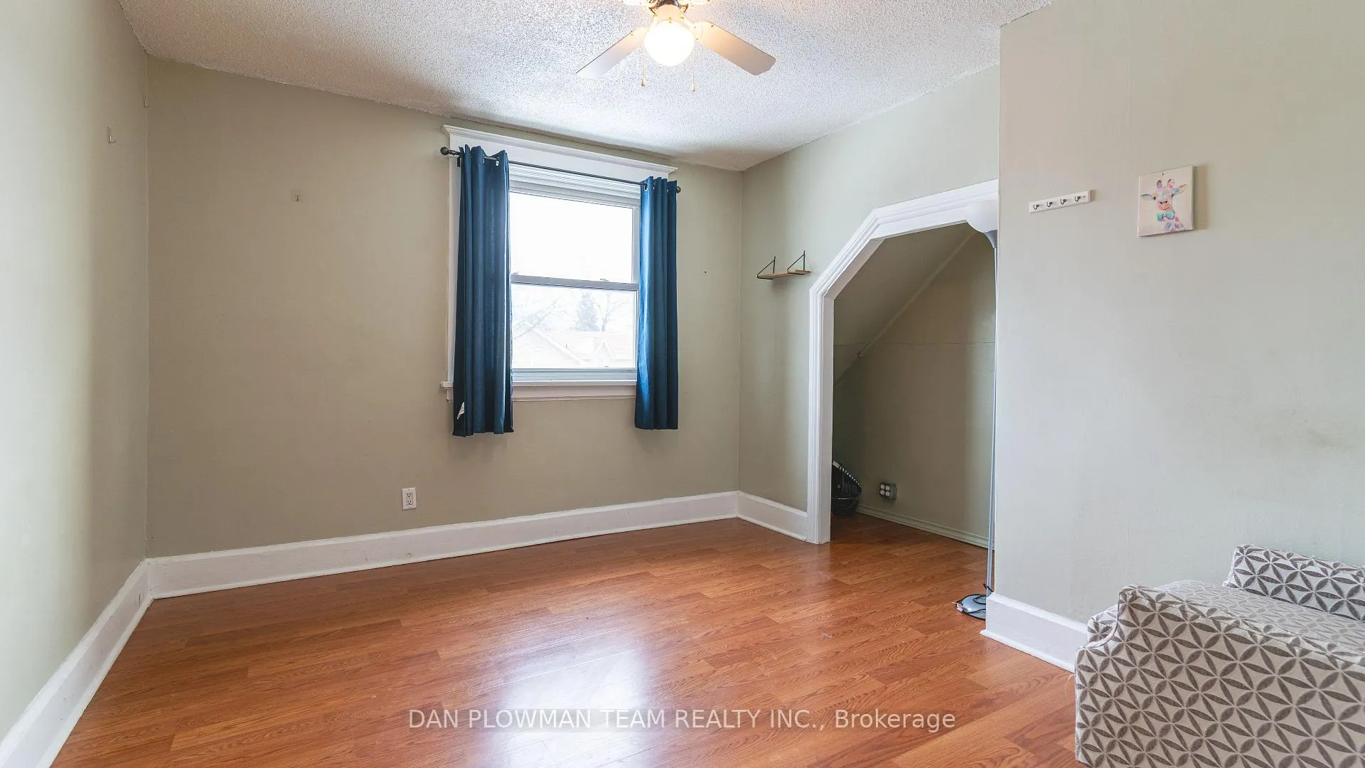 Photo 28 of 62 Park Road S, Oshawa, Vanier — HOMEH