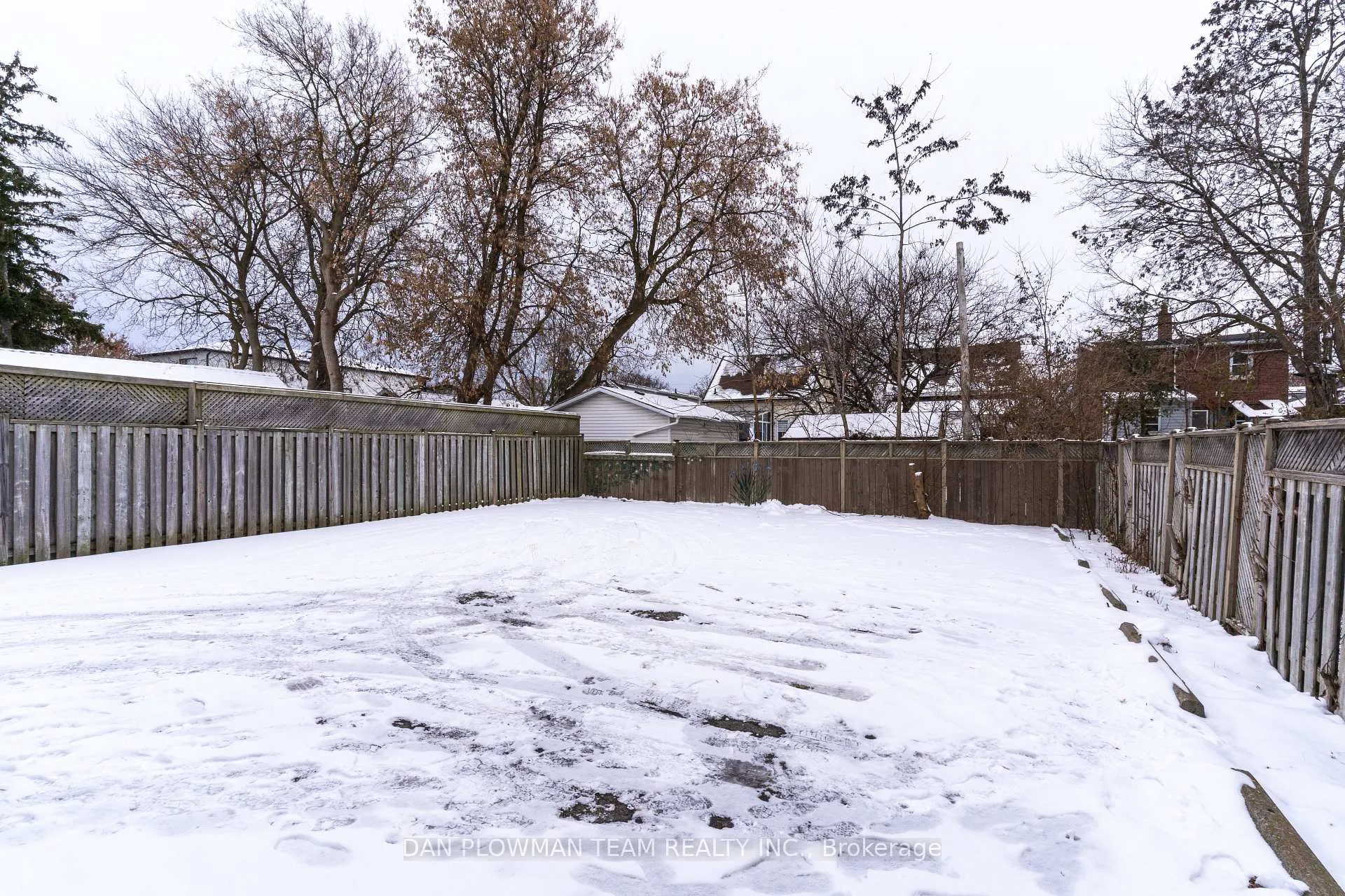 Photo 33 of 62 Park Road S, Oshawa, Vanier — HOMEH