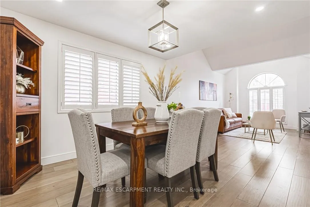 Photo 19 of 6 Windmill Place, Hamilton, Dundas — HOMEH