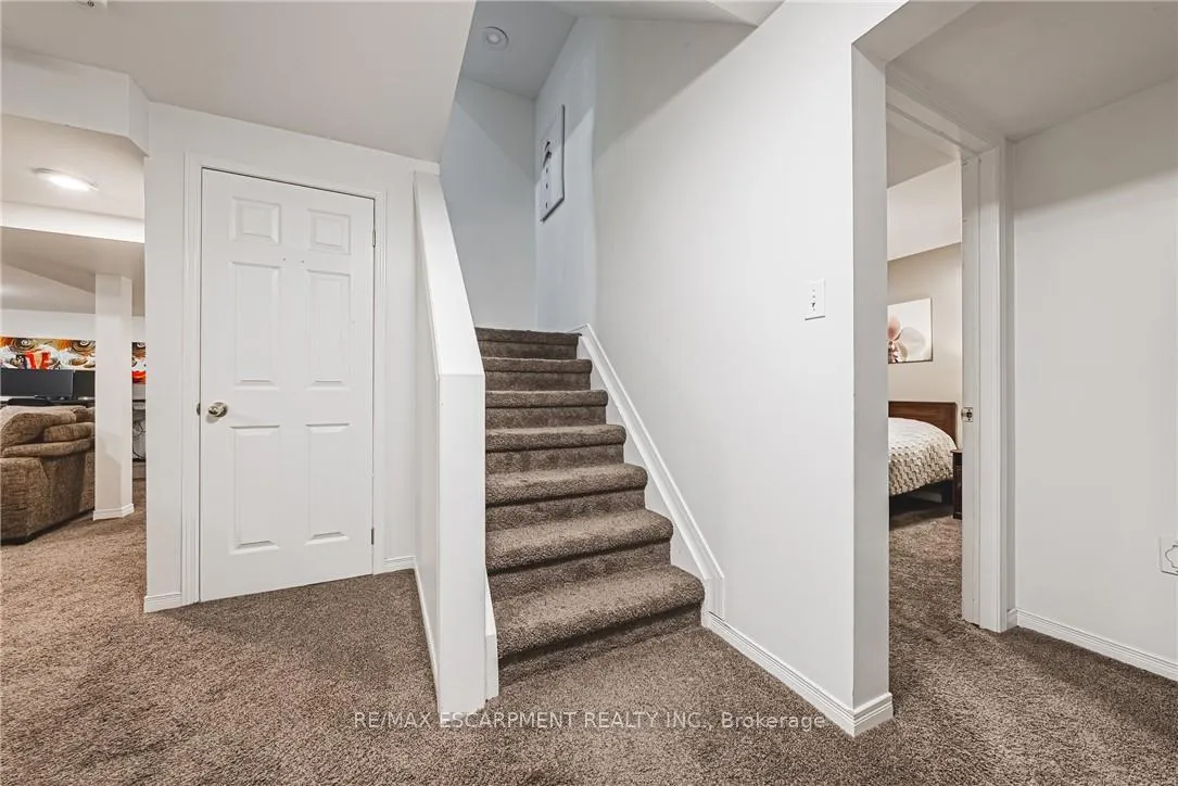 Photo 34 of 6 Windmill Place, Hamilton, Dundas — HOMEH