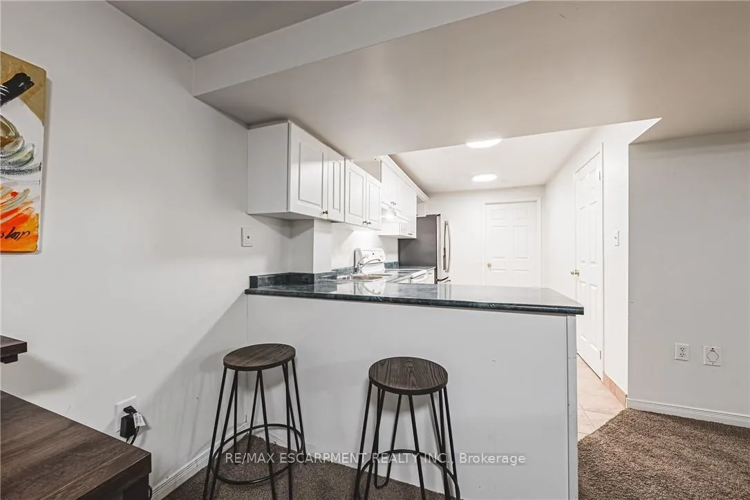Photo 37 of 6 Windmill Place, Hamilton, Dundas — HOMEH