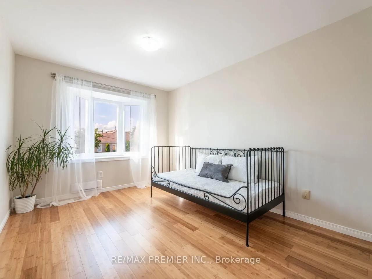 Photo 33 of 39 Ross Linton Drive, Aurora, Aurora Highlands — HOMEH