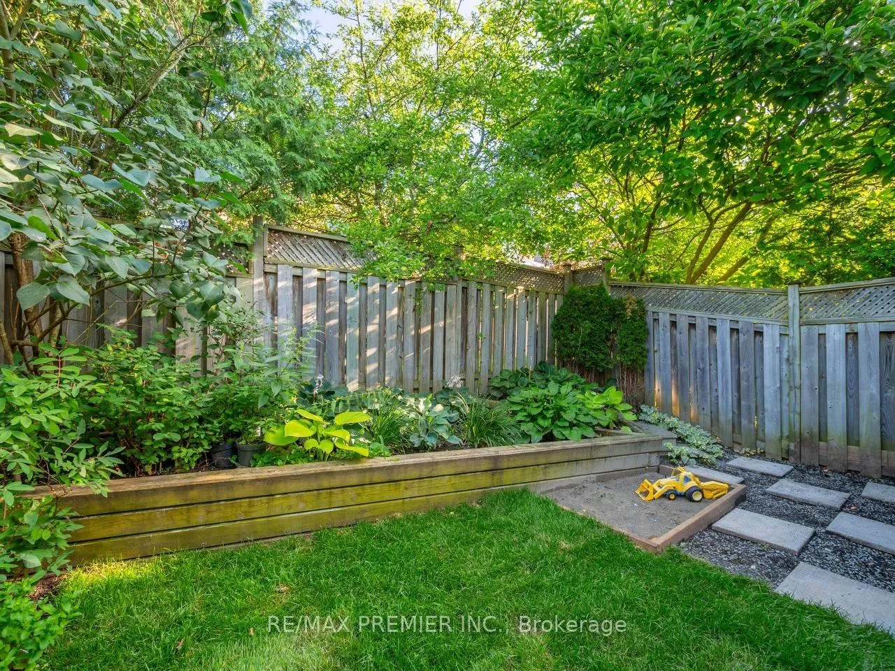 Photo 46 of 39 Ross Linton Drive, Aurora, Aurora Highlands — HOMEH