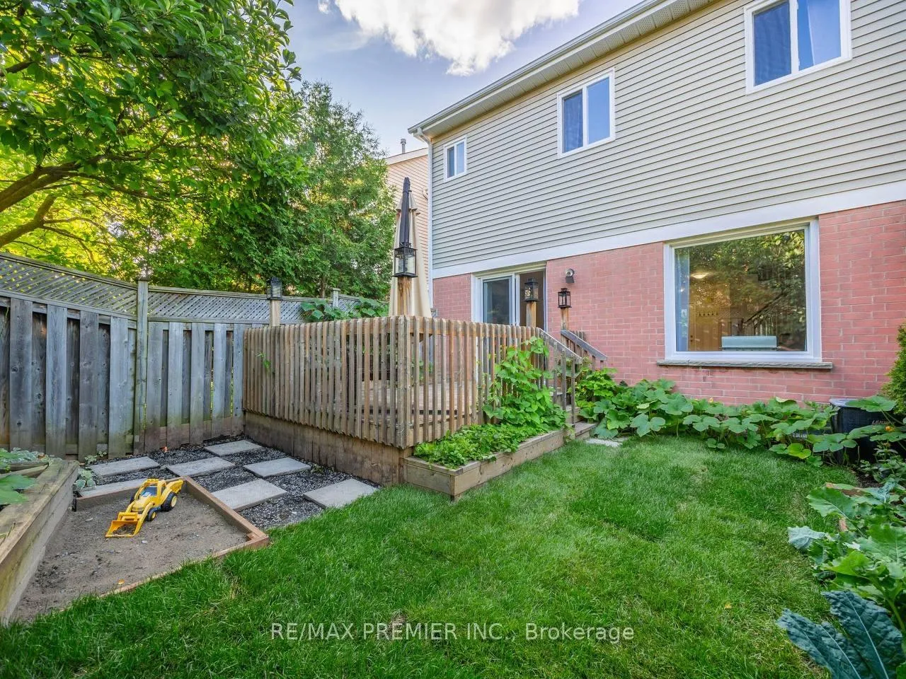Photo 47 of 39 Ross Linton Drive, Aurora, Aurora Highlands — HOMEH