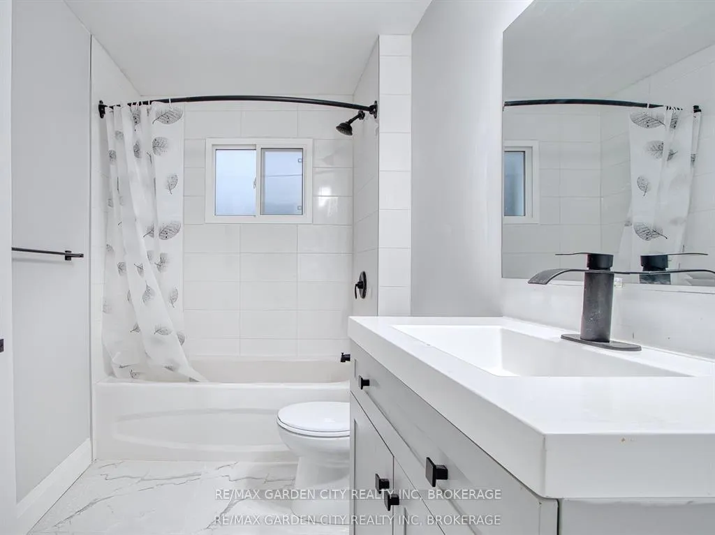 Photo 8 of Unit UPPER, 7 Maplecrest Avenue, St. Catharines, Burleigh Hill — HOMEH
