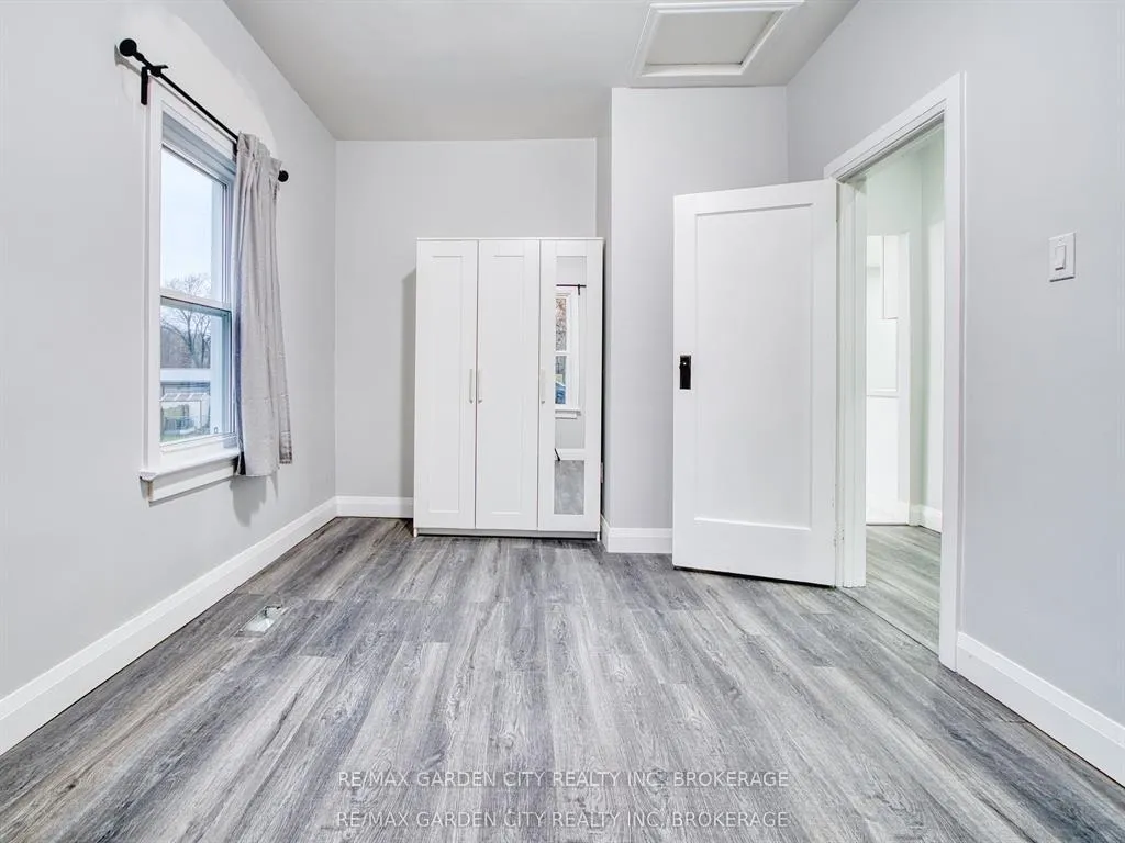 Photo 9 of Unit UPPER, 7 Maplecrest Avenue, St. Catharines, Burleigh Hill — HOMEH