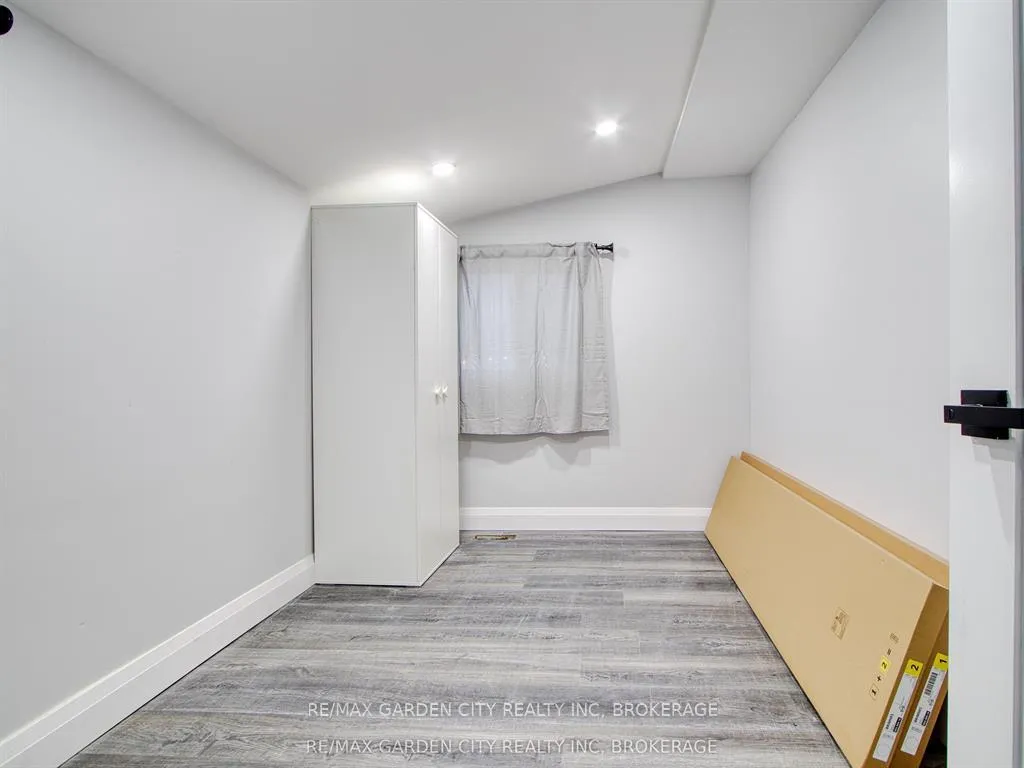 Photo 11 of Unit UPPER, 7 Maplecrest Avenue, St. Catharines, Burleigh Hill — HOMEH