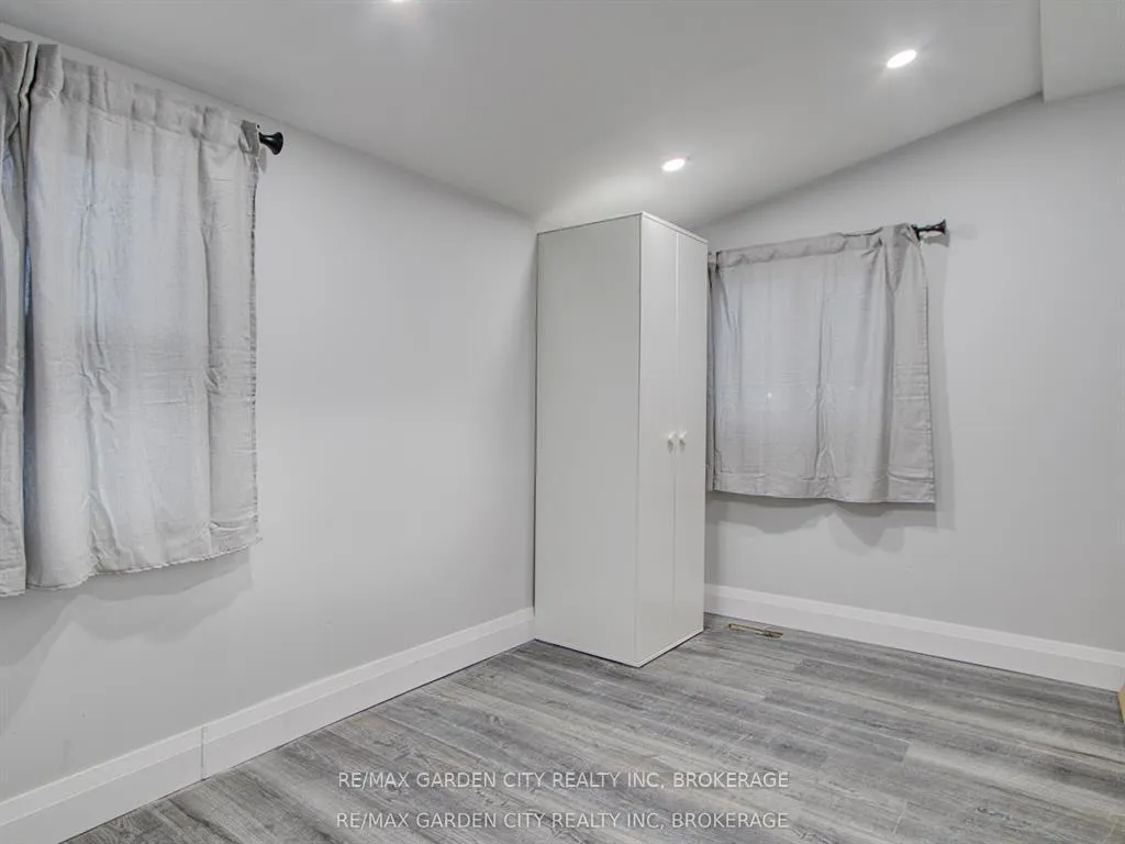 Photo 12 of Unit UPPER, 7 Maplecrest Avenue, St. Catharines, Burleigh Hill — HOMEH