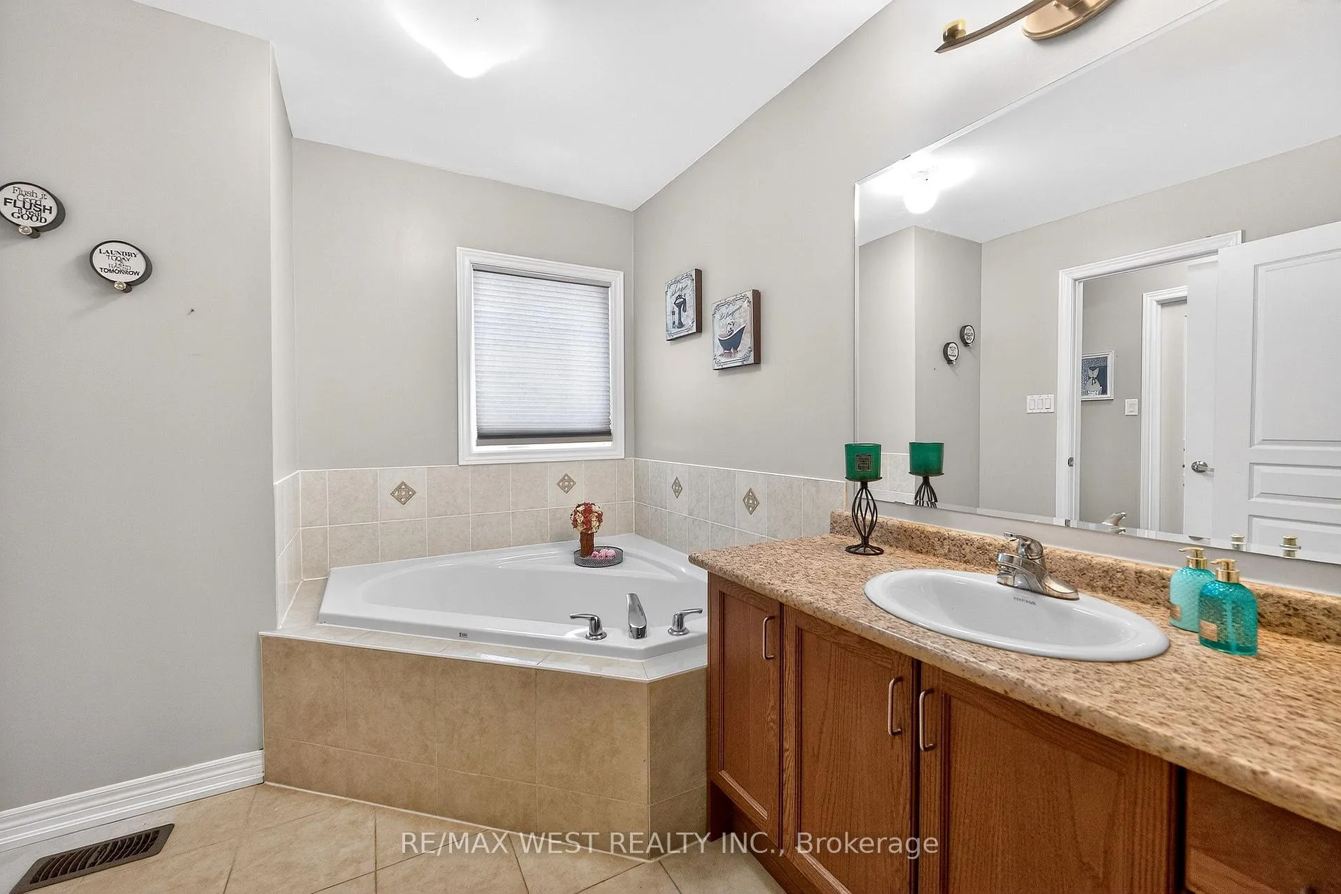 Photo 32 of 99 Alexie Way, Vaughan, Vellore Village — HOMEH