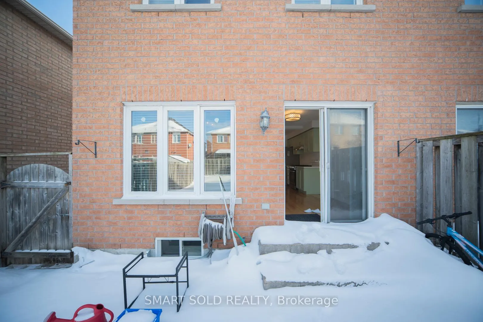 Photo 6 of 28 Tara Crescent, Markham, Cedarwood — HOMEH