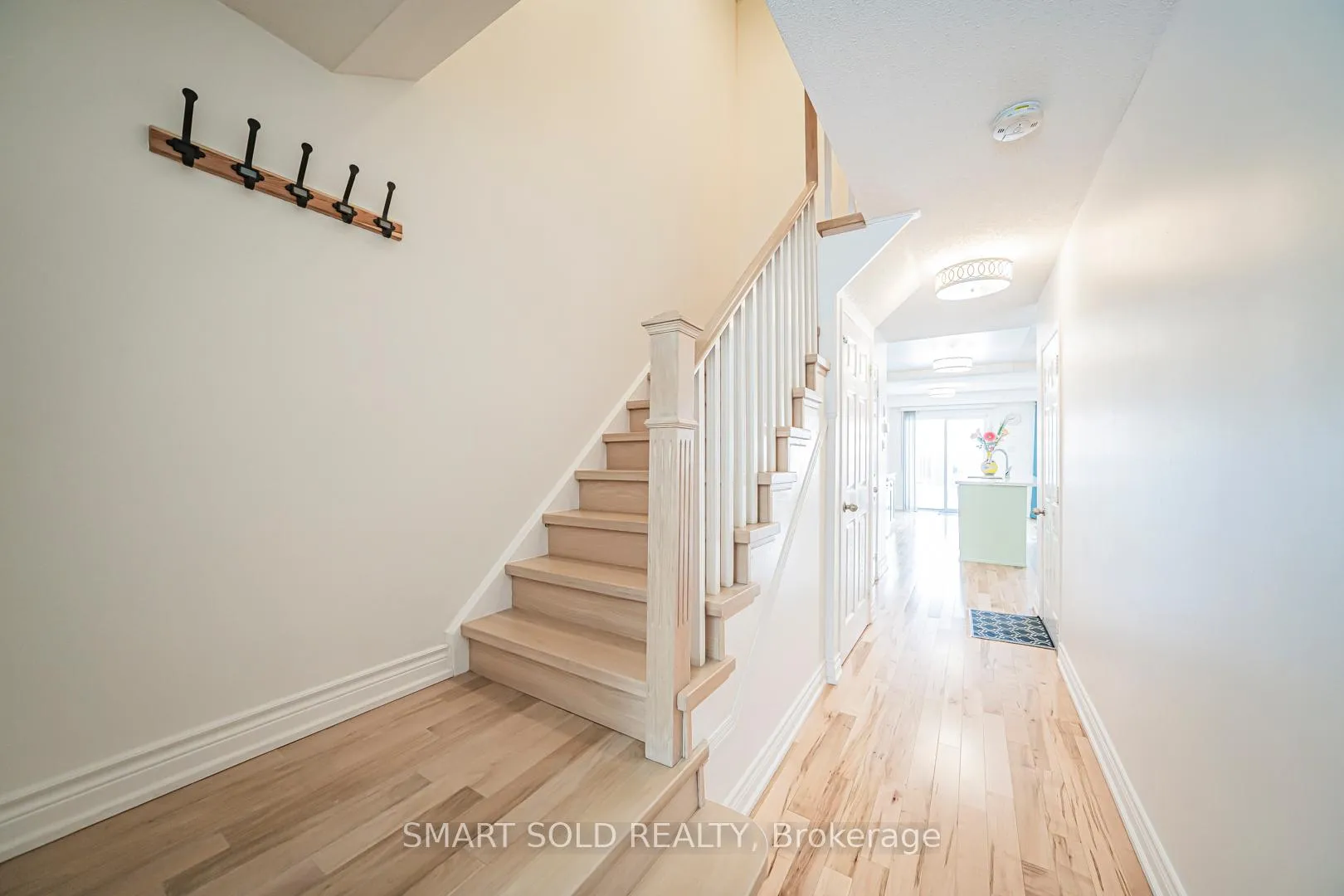 Photo 10 of 28 Tara Crescent, Markham, Cedarwood — HOMEH